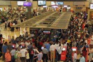 Uçağı rötar yapana 300 Euro