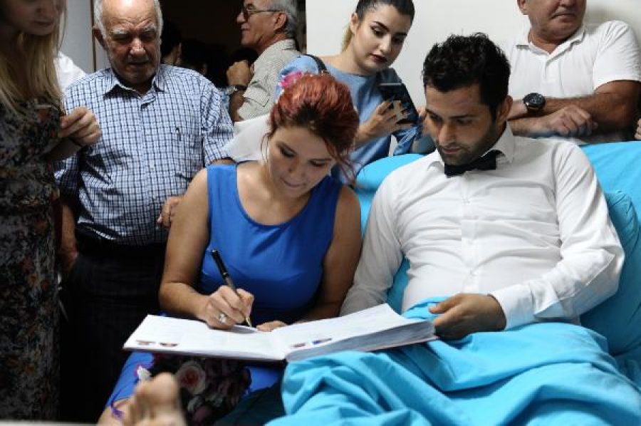Nikahları hastanede kıyıldı