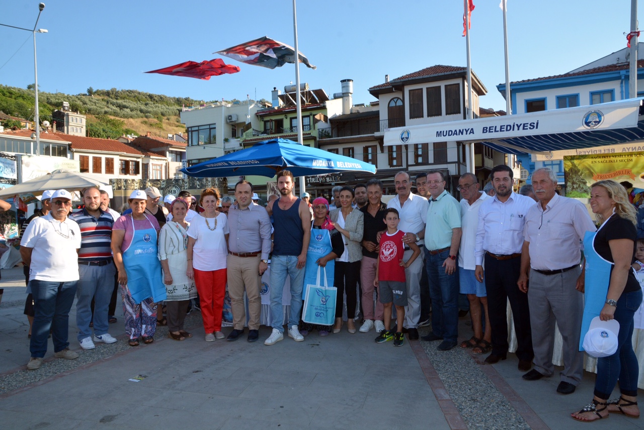 “Tirilye Zeytin Şenliği”ne büyük ilgi