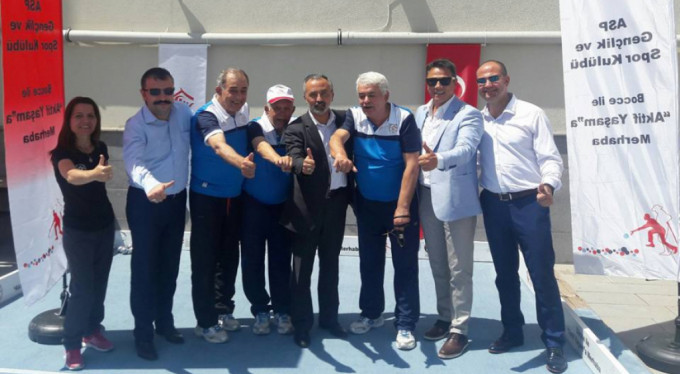 Yetişkin gençler durdurulamıyor
