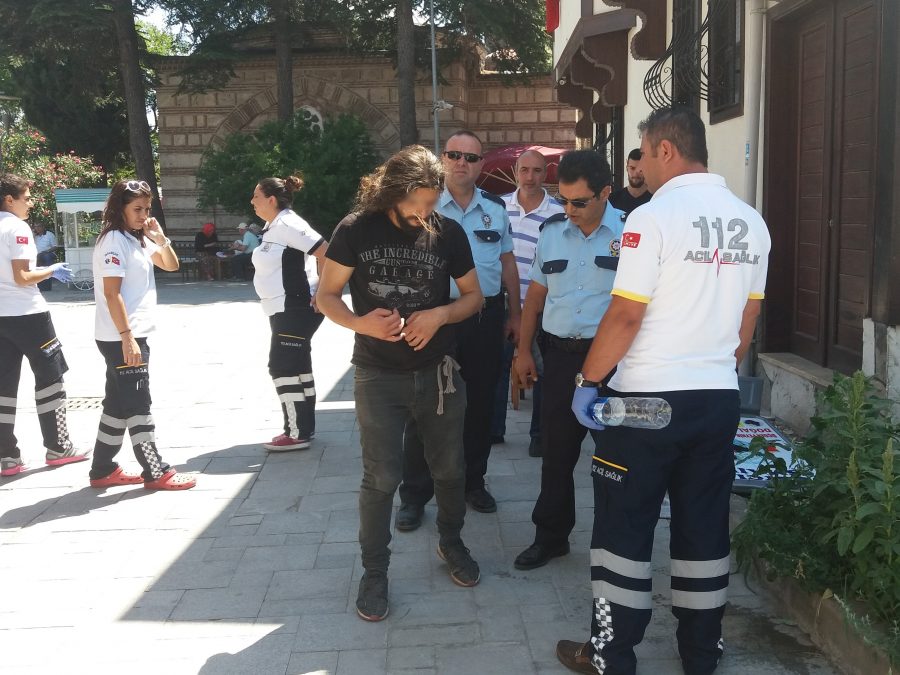 Yine genç yine madde