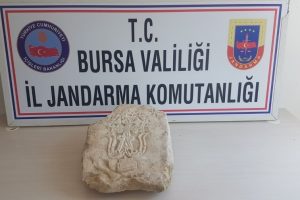 Tarihi mezar taşını satmak istediler