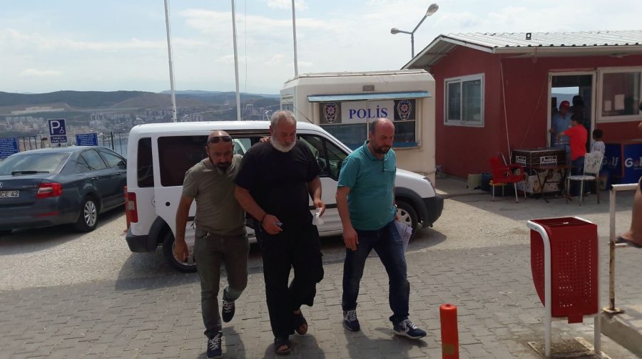 Keneviri içmek için ekmiş