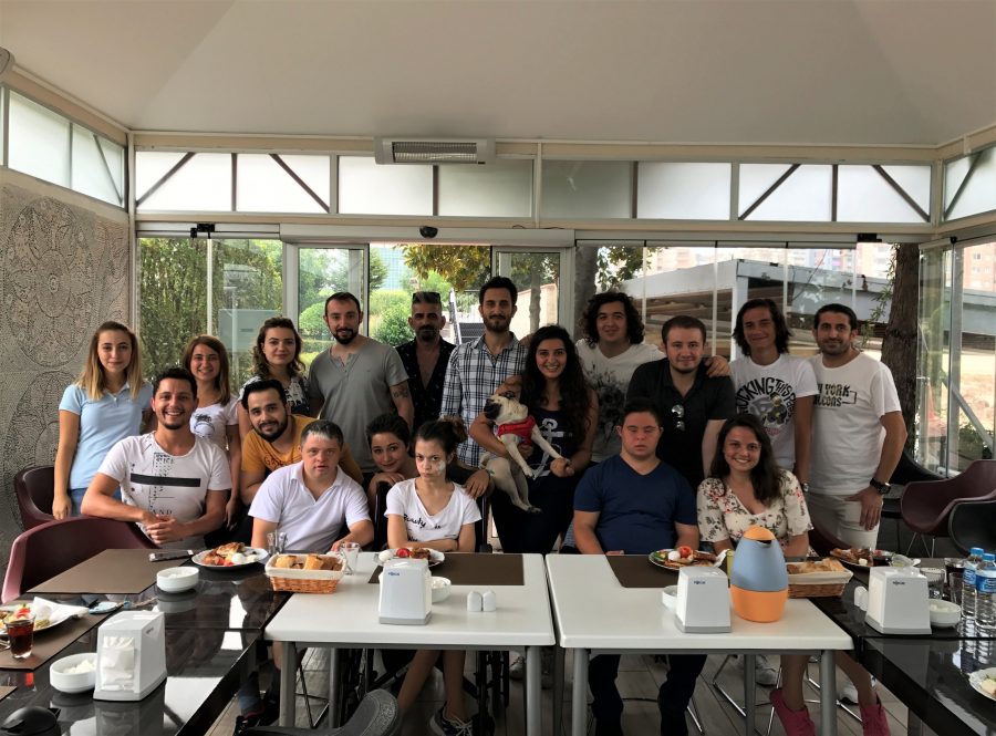 Down sendromlu gençlerle bir araya geldiler