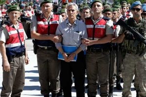Akın Öztürk, o fotoğrafı kabul etti