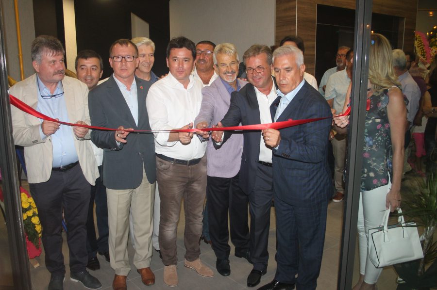 Bu Köşe restaurant açıldı