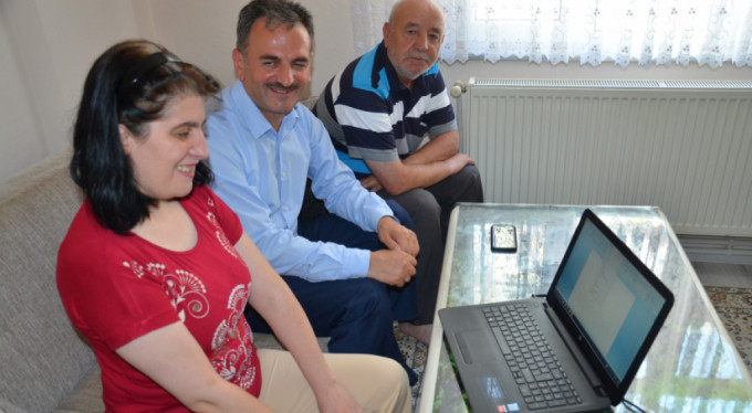 Yılmaz|dan engelli öğrenciye jest