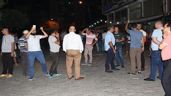 Gençlerin kavgası ilçeyi sokağa döktü