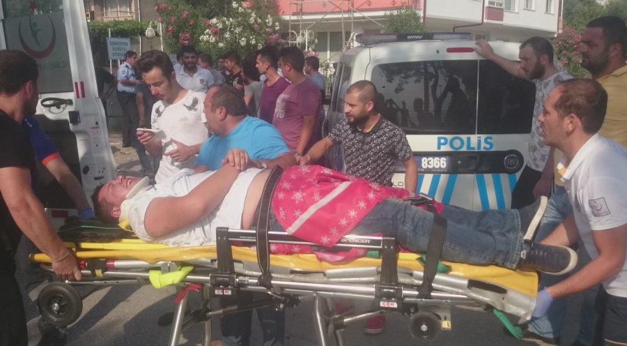 Kamyonet ile motosiklet çarpıştı
