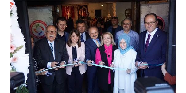 Genç Kadın El Sanatları Sergisi