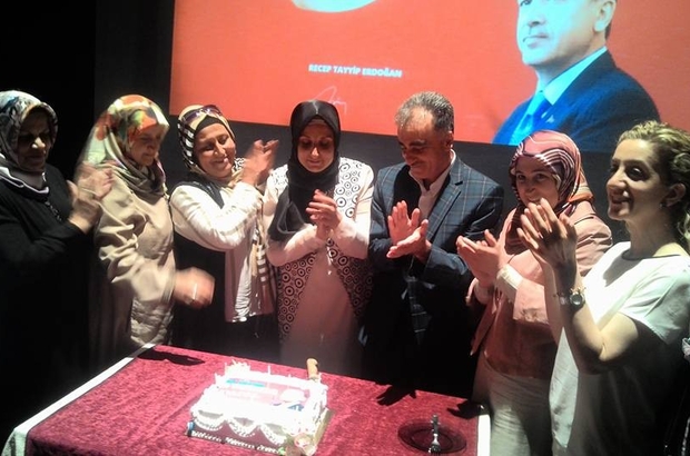 Kadınlar, Ak Parti|nin 16|ncı Yıldönümü Kutladı