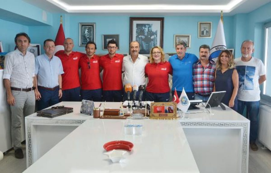 Manş denizini yüzerek geçecekler