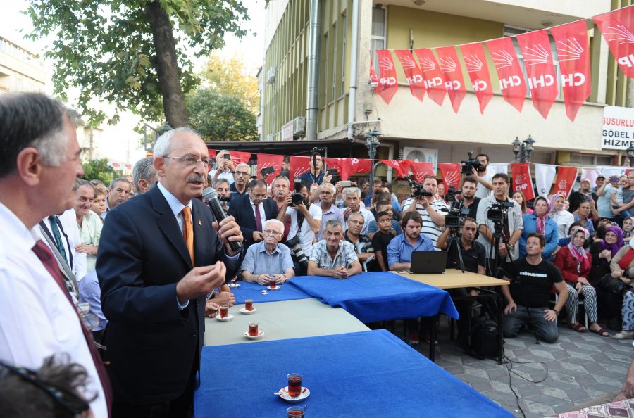 Kılıçdaroğlu, vatandaşlarla buluştu