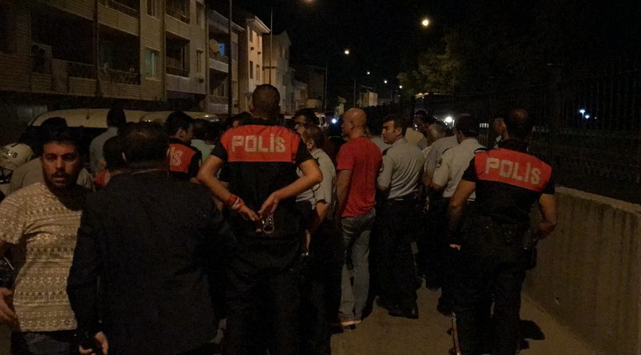 Mahalle karıştı!