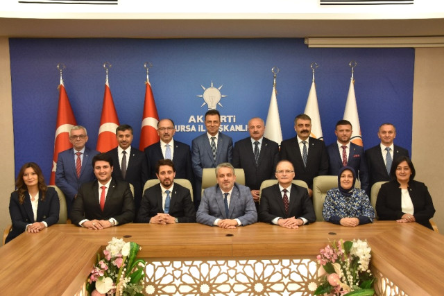 AK Parti|de görev dağılımı belli oldu