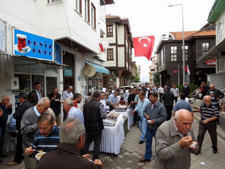 Mudanya|da aşure ikramı
