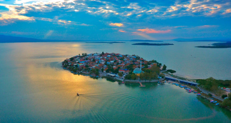 Gölyazı|ya ziyaretçi akını