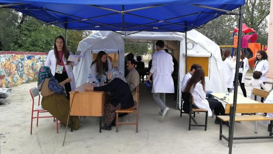 Tıp öğrencilerinden sağlık taraması