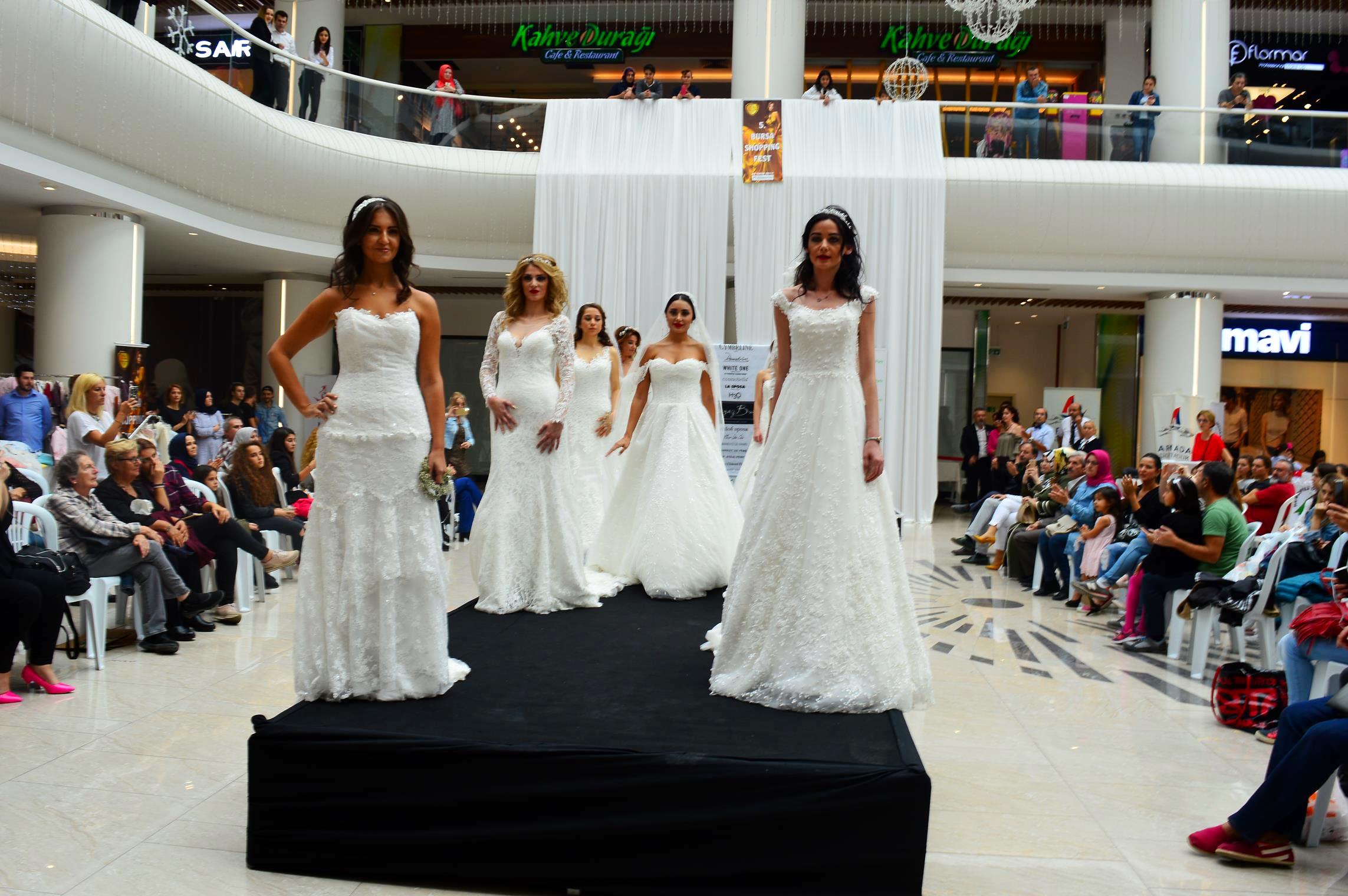 EndülüsPark AVM’de Moda Rüzgârı Esti