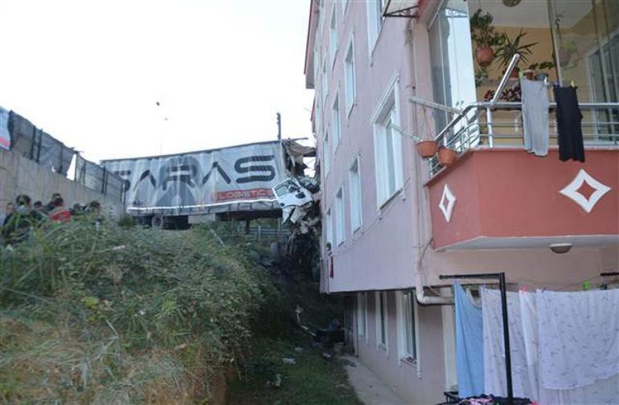 Kocaeli|de akıl almaz kaza