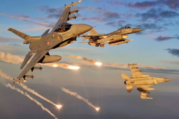 TSK, Kuzey Irak|ı bombaladı