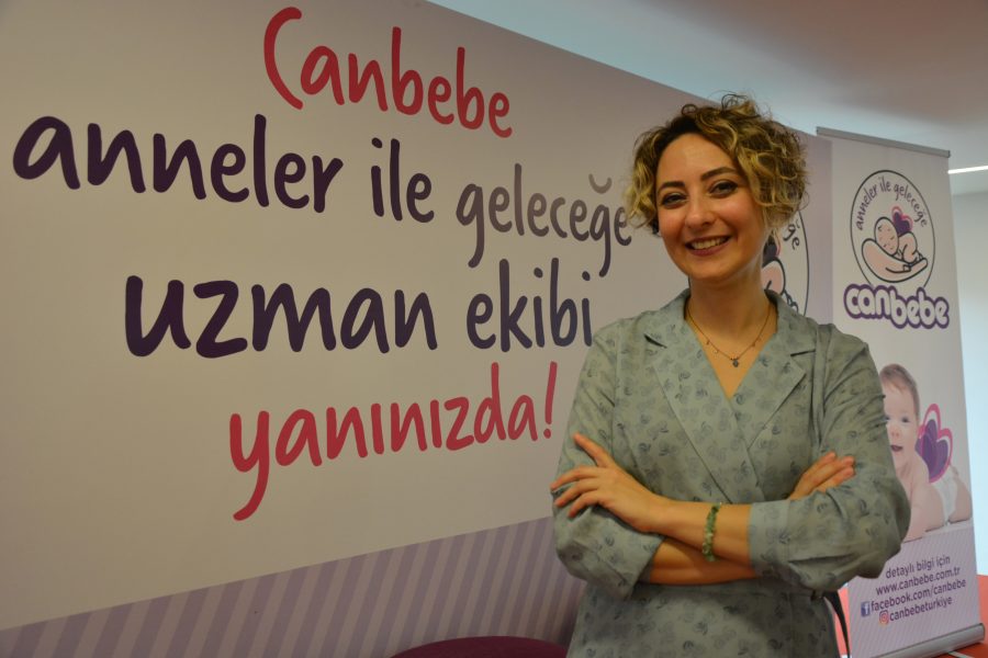 |Anneler ile Geleceğe| konferansı