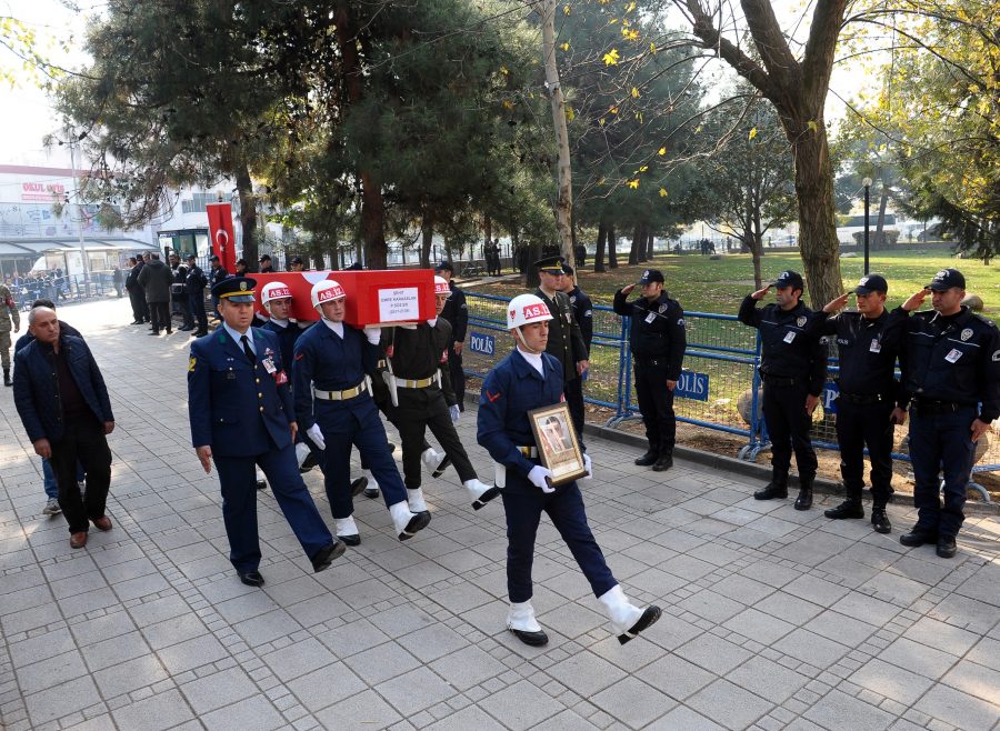 Bursa şehidini son yolculuğuna uğurladı