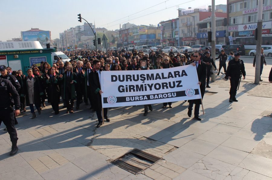 Avukatlar sokağa döküldü!