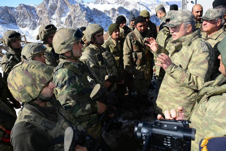 Orgeneral Akar Hakkari|de