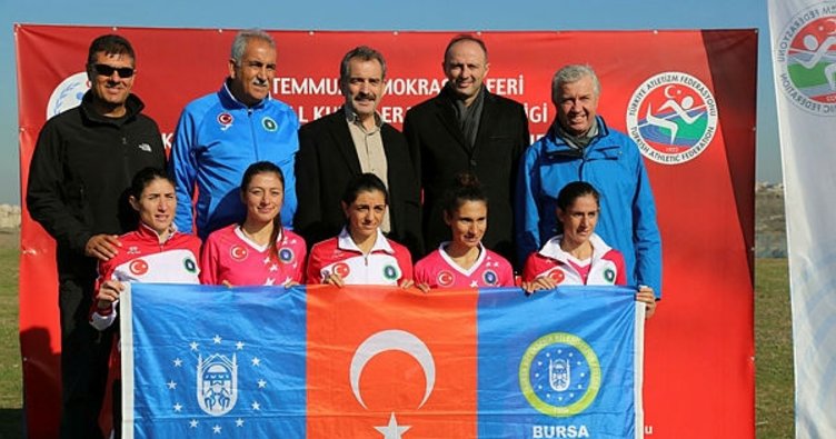 Büyükşehir|in atletleri kürsüden inmiyor