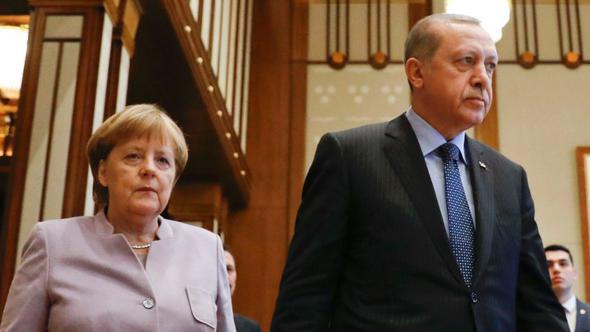 Erdoğan, Merkel ile görüştü