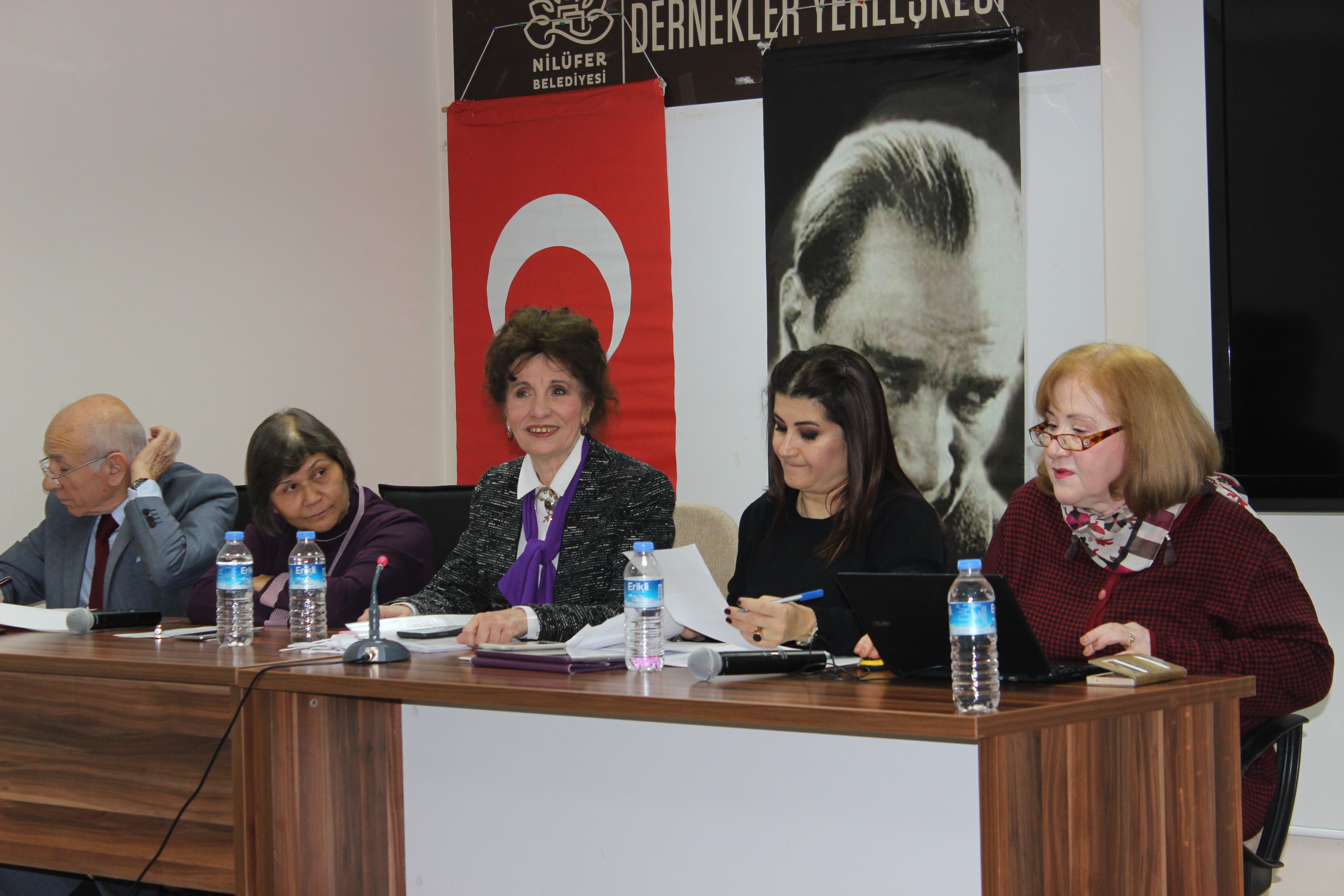 Kadına Yönelik Şiddeti Masaya Yatırdılar