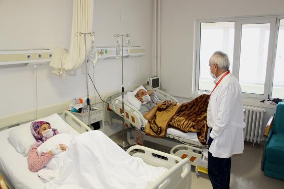 8 yıllık eşine böbreğini verdi