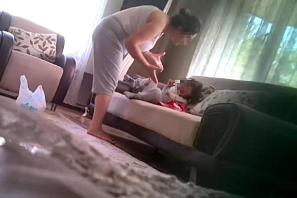 Gizli kameradaki cani anne