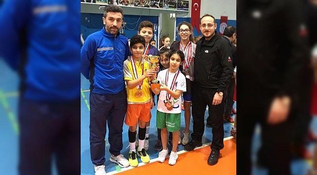 Badminton'da Osmangazi fırtınası