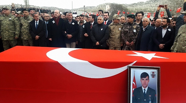 Bakan Soylu şehit cenazesine katıldı