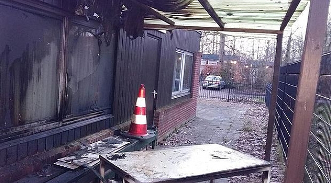 Hollanda'da cami kundaklandı