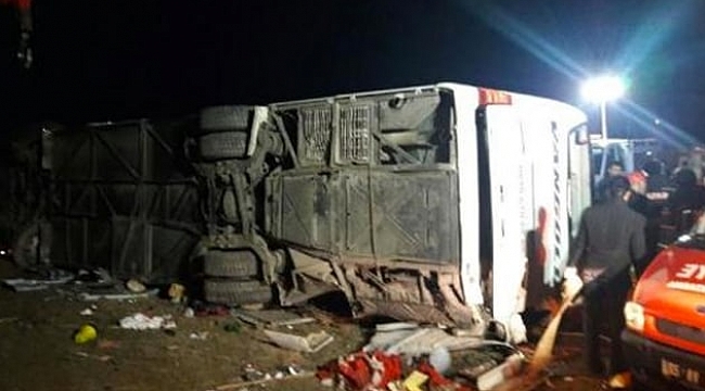 Van'da yolcu otobüsü devrildi