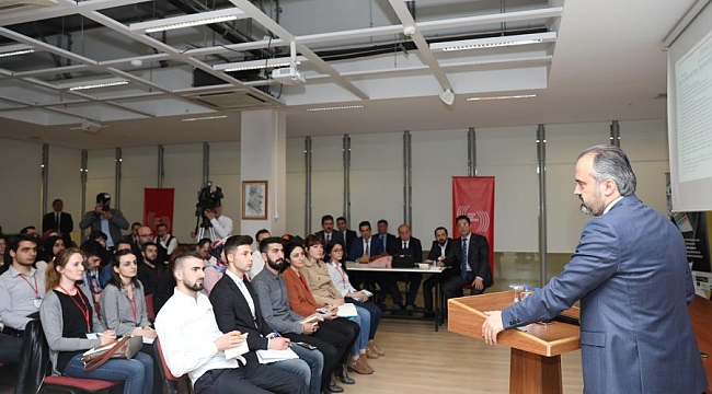 Aktaş gazeteci adaylarıyla buluştu