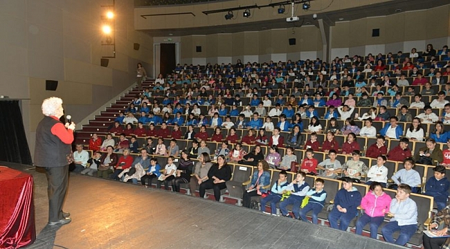 Ayla Kutlu minik okurlarıyla buluştu