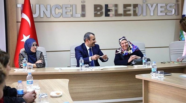Başkanlık konutunu 5 çocuklu anneye verdi