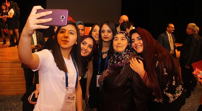 'Hür kız' tam 27 ülkeyi gezdi