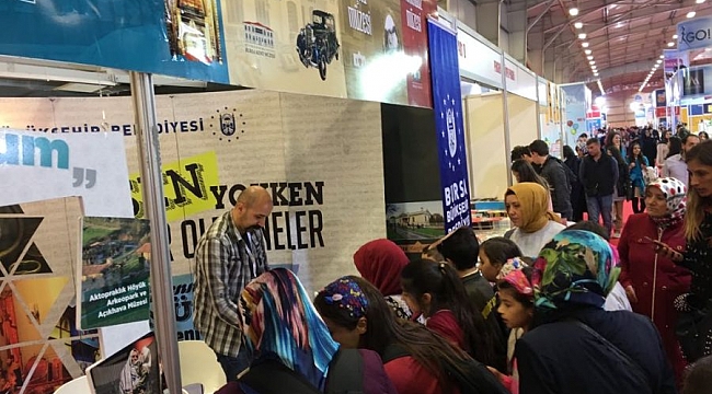 Kitap tutkunlarından müzelere yoğun ilgi