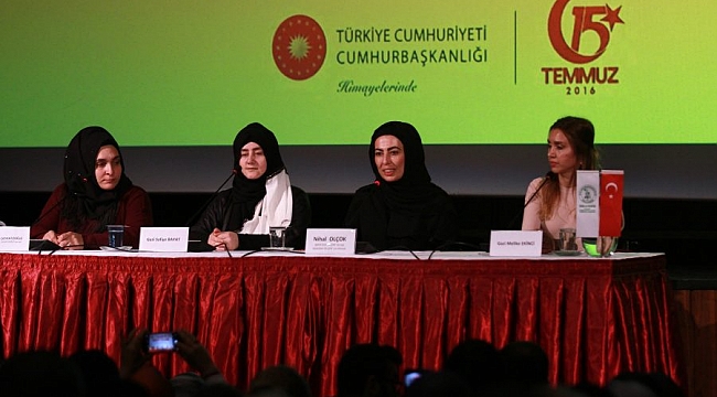 Nihal Olçok, konferansa katıldı