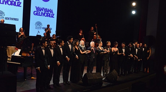 Nilüfer'de tiyatro şöleni başladı
