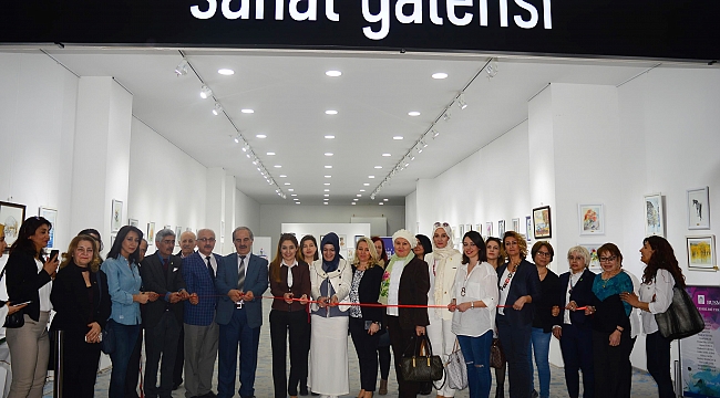Paletteki Renkler EndülüsPark AVM'de Sergileniyor