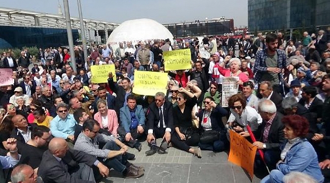 CHP'lilerden oturma eylemi