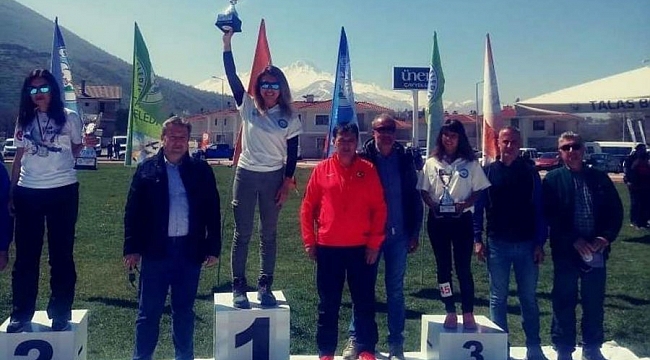 Nilüferli kadın paraşütçüler zirvede