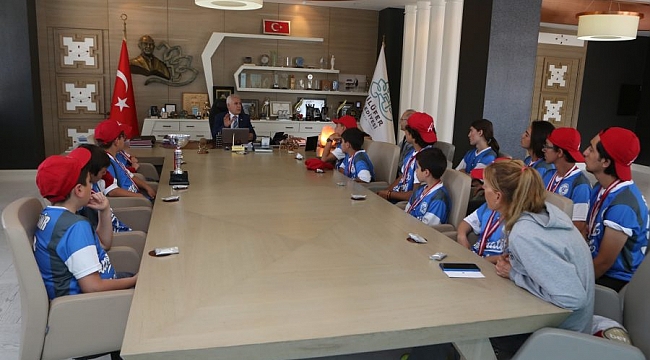 Türkiye şampiyonlarından Bozbey'e ziyaret