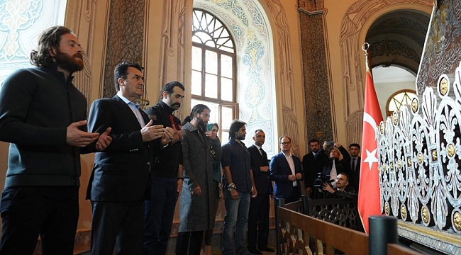 Ünlü sanatçılardan ecdâda vefa